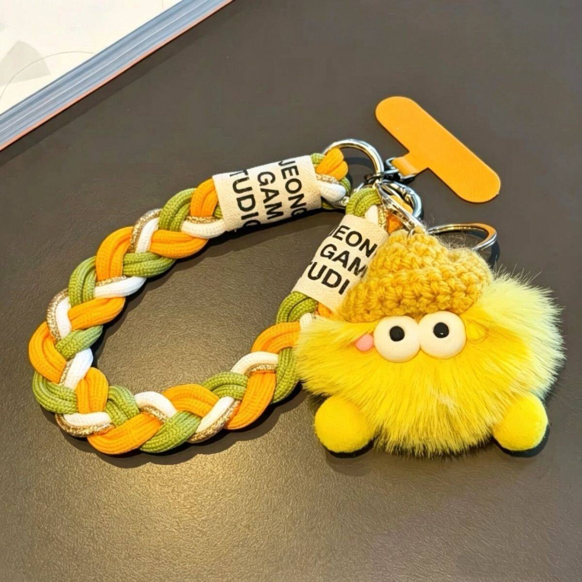 可爱毛绒煤球公仔手提腕带手绳编织宽版手机挂绳包包钥匙扣挂件