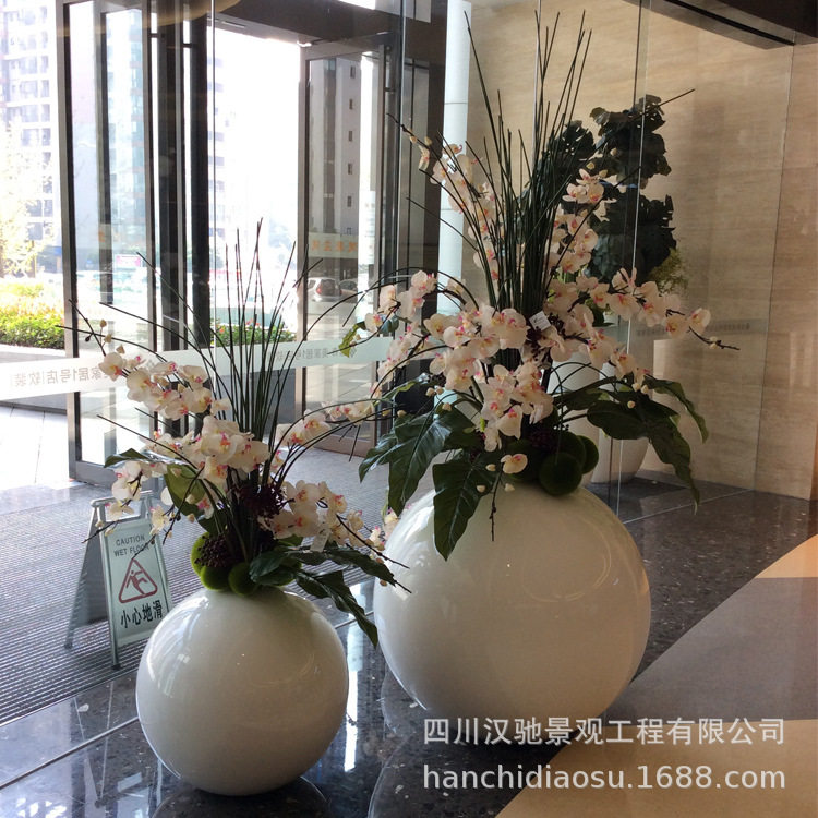 四川花器工厂批发户外玻璃钢白色黑色哑光亮光圆球形花钵街道绿化