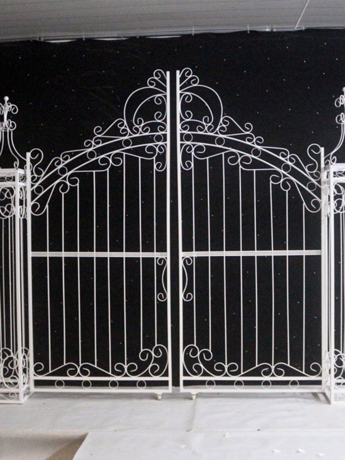 包邮新款婚庆花门幸福门拱门架子迎宾室外婚礼铁艺道具背景门摆件