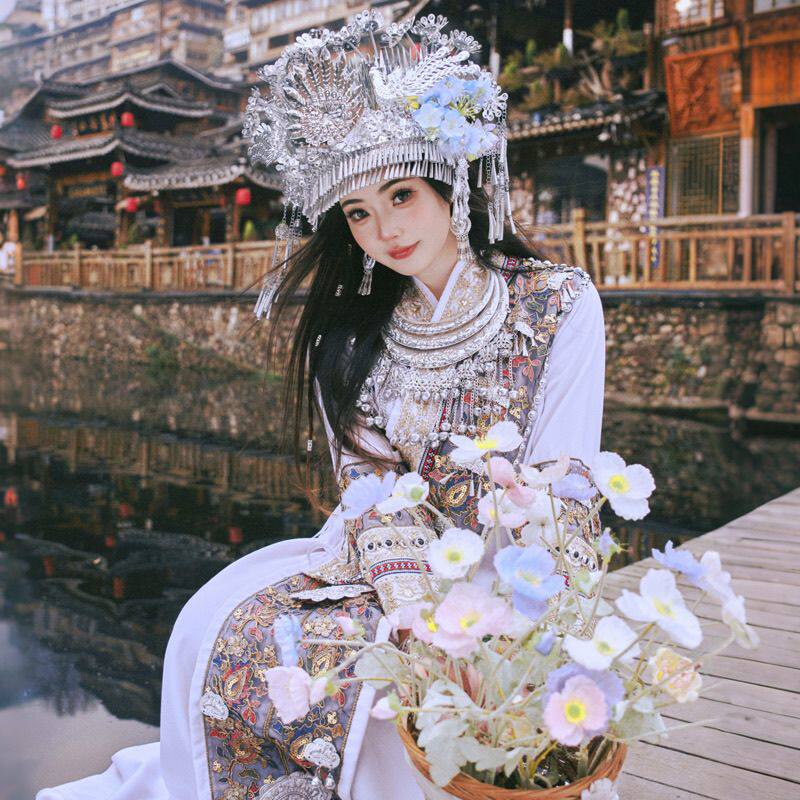 苗族少数民族民族服装苗疆演出旅拍摄影爆款贵州新款舞台少女服饰