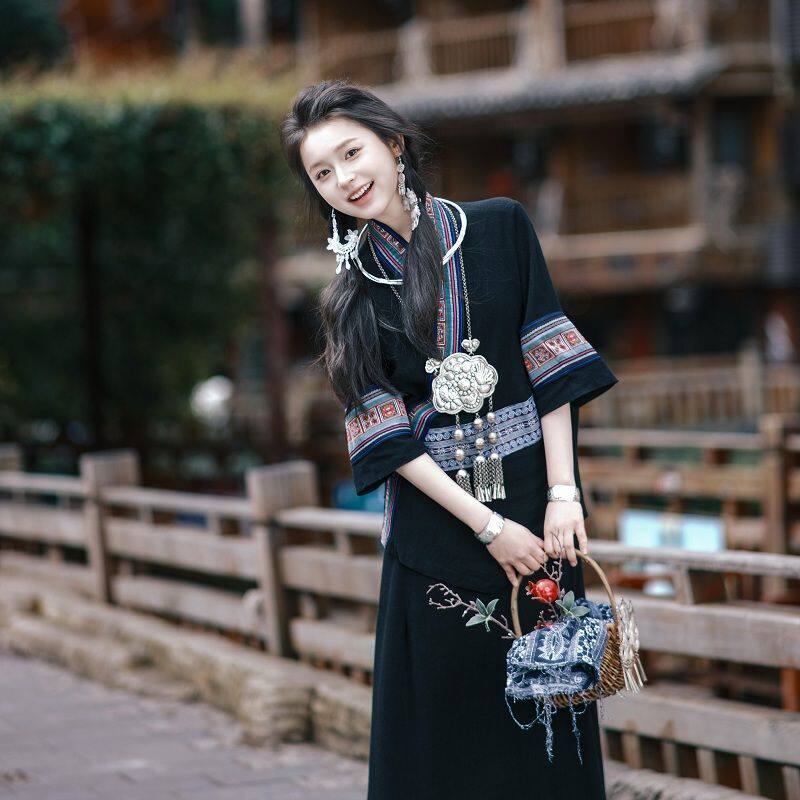 新款苗族服装少数民族彝族旅拍苗疆少女套装土家族摄影服饰爆款