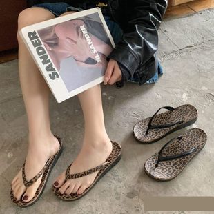外穿夹脚拖鞋 小凉拖鞋 夏季 居家鞋 厚底人字拖女防滑 子海边波点新款
