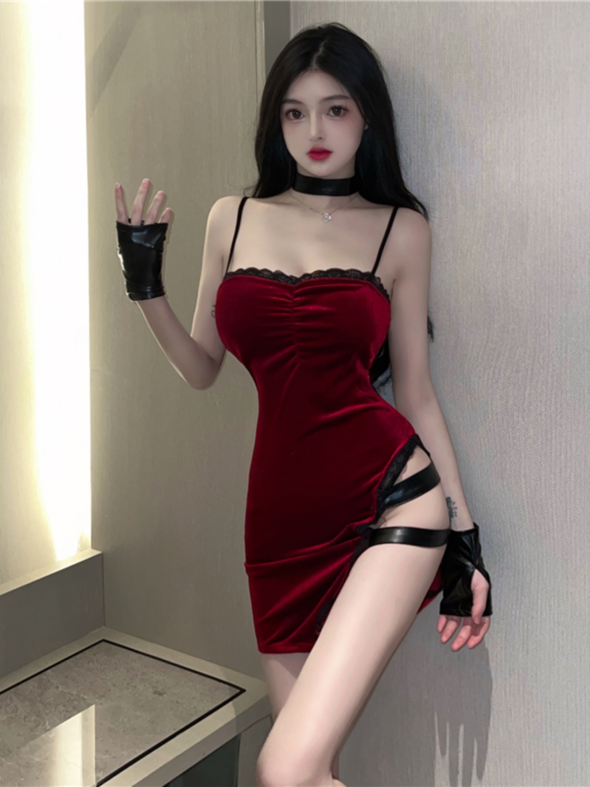 2024春季新款夏性感纯欲小吊带皮开叉旗袍制服红色短裙子连衣裙女