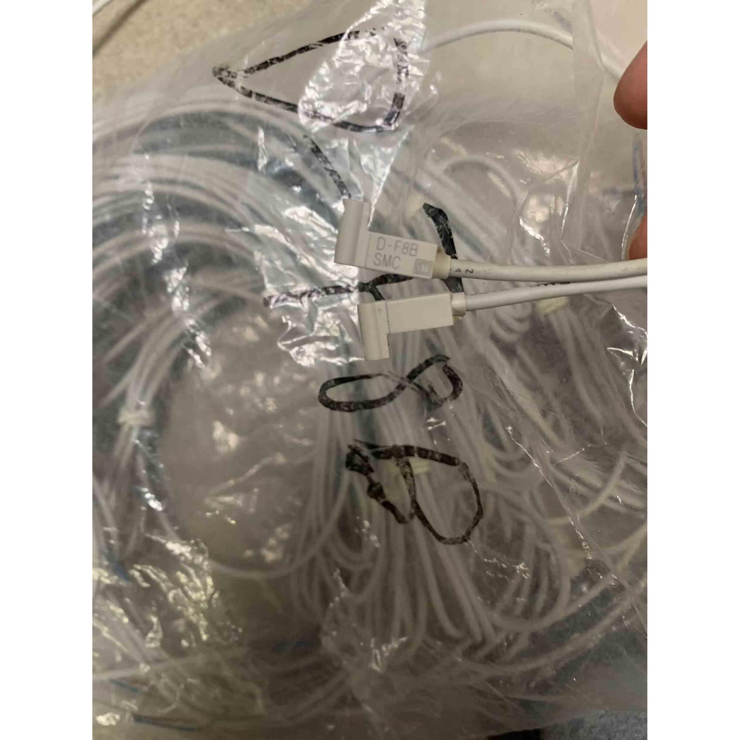 特价现货SMC磁性开关D-F8N D-M9P D-A54L D-F8B 电磁阀Q25DC-L15