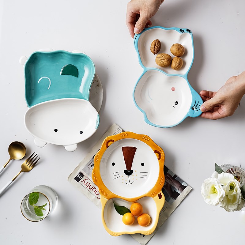 手绘可爱陶瓷卡通盘子分餐盘家用可爱动物器型宝宝餐盘分格盘菜盘