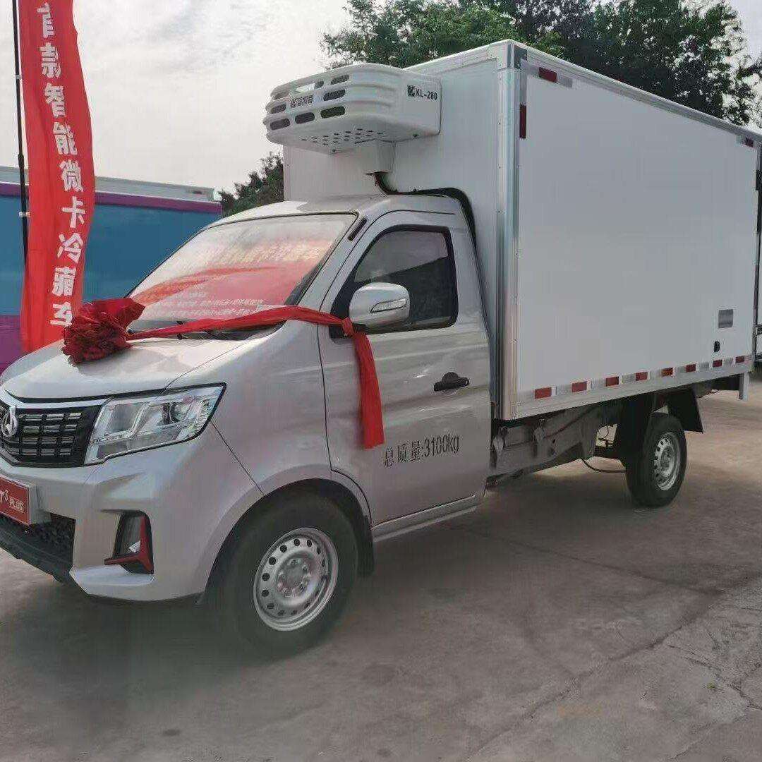 长安跨越王X3PIUS冷藏车后双轮汽油3吨保温车