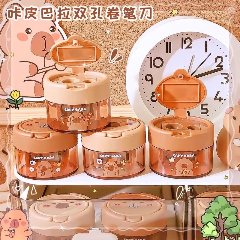 儿童铅笔卷笔刀卡皮巴拉转笔刀手动旋转削笔器卡通手动带盖双孔