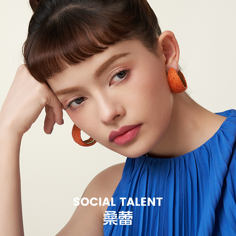 SocialTalent桑蕾宽边复古大C拉菲草耳钉2025秋冬新款爆款