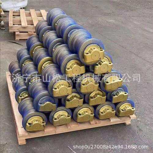 线代215-7 225-7挖掘机履带板链轨链条支重轮驱动齿引导轮托链轮