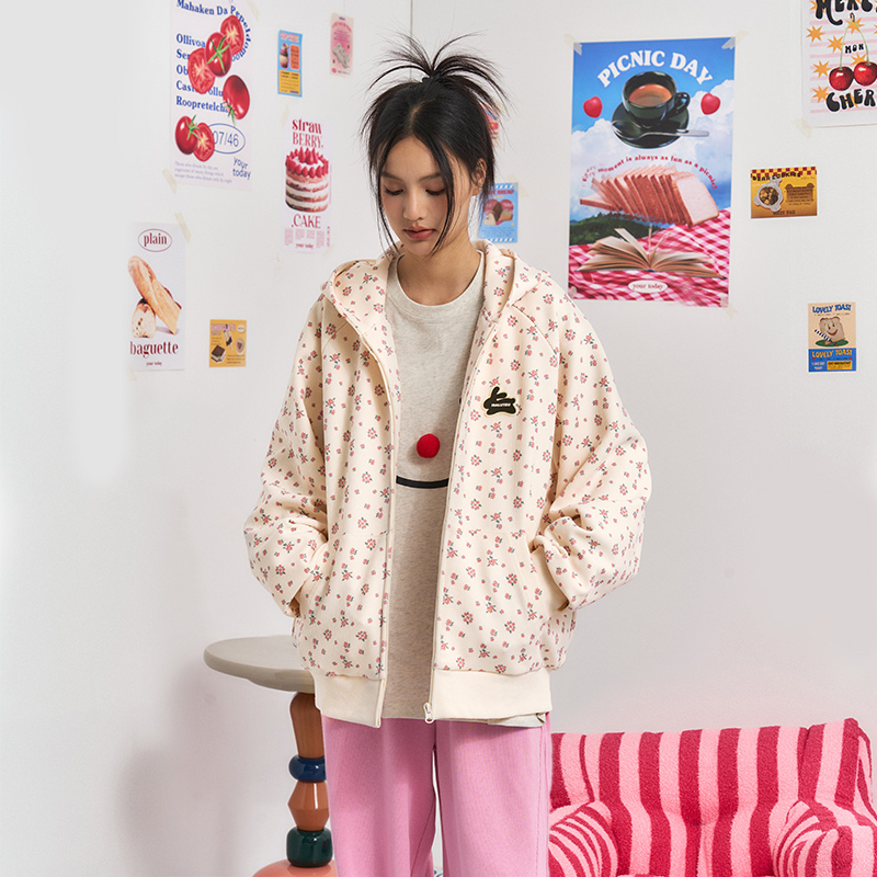 小碎花连帽开衫时髦复古