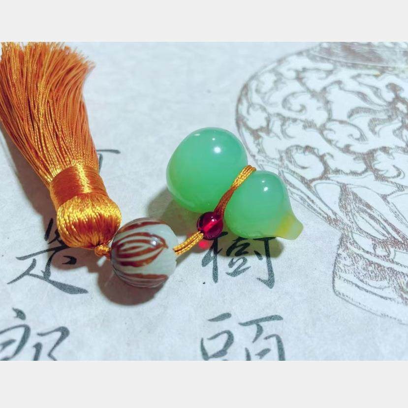 雅安新绿无钉裂 质地干净通透小葫芦印闲章手玩件2*2*3.3CM寿山石