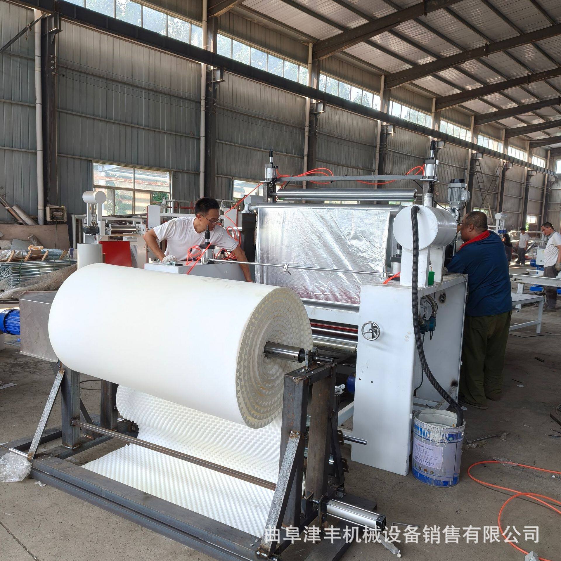 纳米海绵无纺布贴合机波峰棉铝箔热熔胶复合机鸡蛋海绵覆膜机