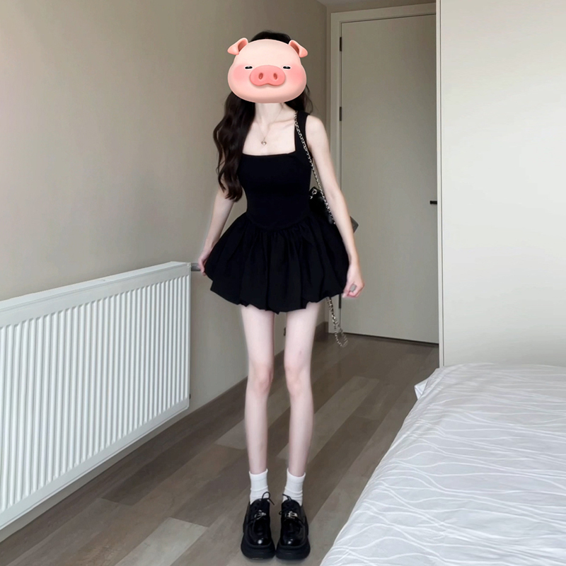 黑色无袖吊带连衣裙子女夏季法式绝美甜辣妹气质收腰显瘦蓬蓬短裙