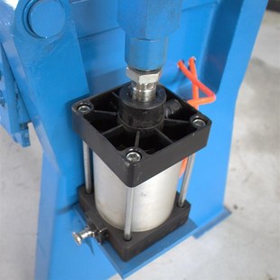 折边机手动气动 折边机 一矿厂家气动折边机 两米长