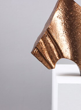 新中式金牛摆件意式轻奢金属后现A代极简样板间售楼处酒店软装饰