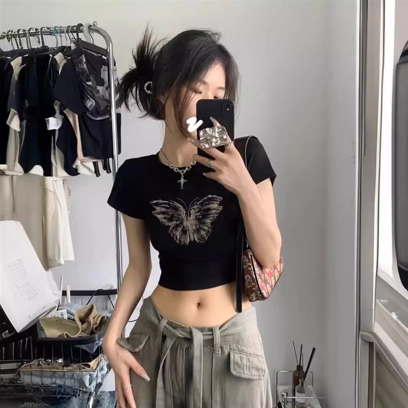 美式复古黑色正肩短袖t恤女夏日C多巴胺穿搭法式掐腰小衫甜辣上衣
