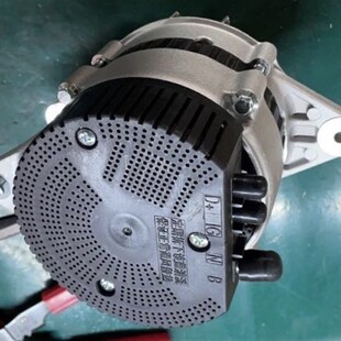 久保田854 74012发电机原厂 954拖拉机发电机JFZ1723发电机3K571R