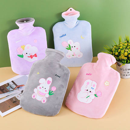 启迪星学生卡通印花图案毛绒布套保暖注水式PVC热水袋跨境