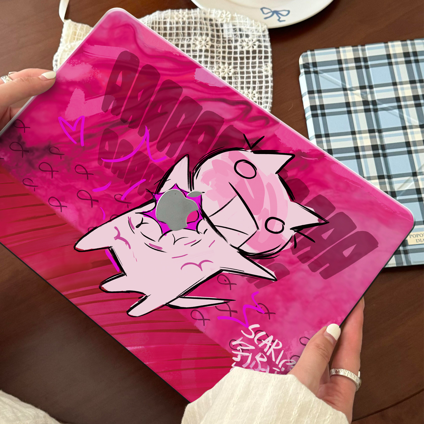 ins卡通猫咪适用于苹果华为电脑macbook15保护壳mac笔记本电脑2025新款M2pro15寸macbookair13膜M3轻薄冰晶壳