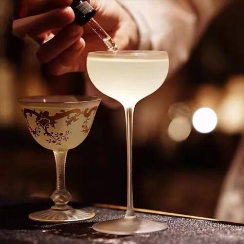 Creative cocktail glass individuality martini glass highfoot