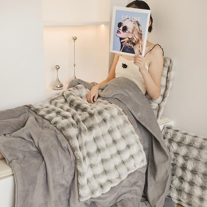 纯色泡泡兔毛加厚抱枕被子两用客厅午休盖毯办公室车内午睡枕靠垫