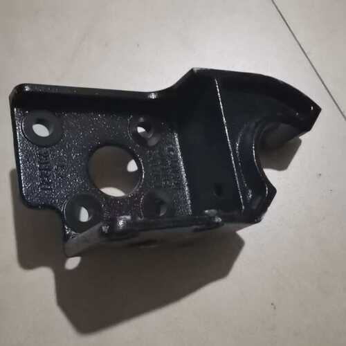解放J6L 前悬支架 翻转轴安装支架5001012-CA11