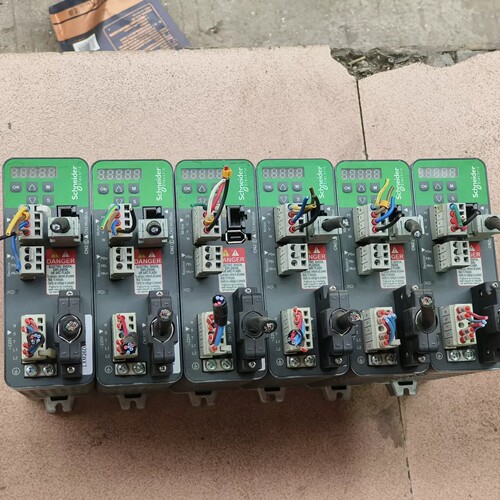议价施耐德驱动器LXM26DU07M3X 750W