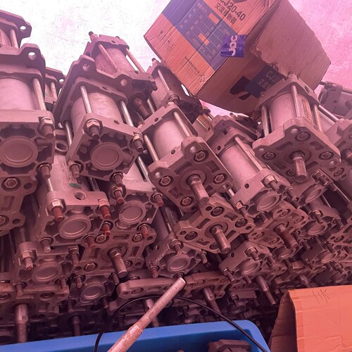 议价smc拆机二手气缸 CDA2F80-50-Z76L 开关不在