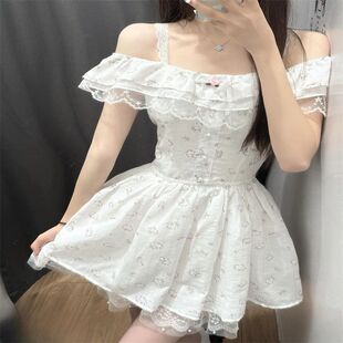 纯欲风在逃公主蓬蓬裙小个子穿搭梨形收腰露肩吊带碎花连衣裙女夏