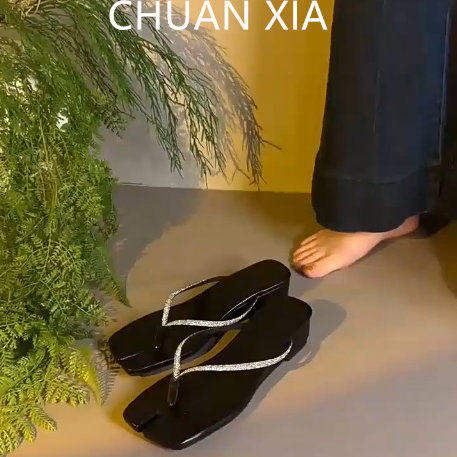 羊皮版~绝美水钻夹趾人字