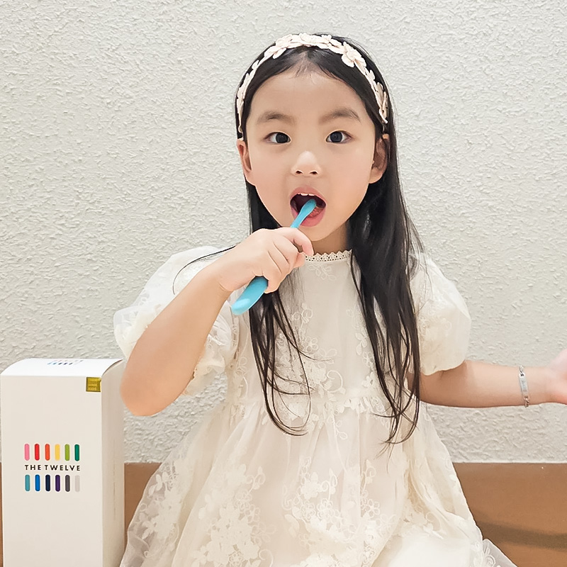 thetwelve3到6岁清洁软毛牙刷