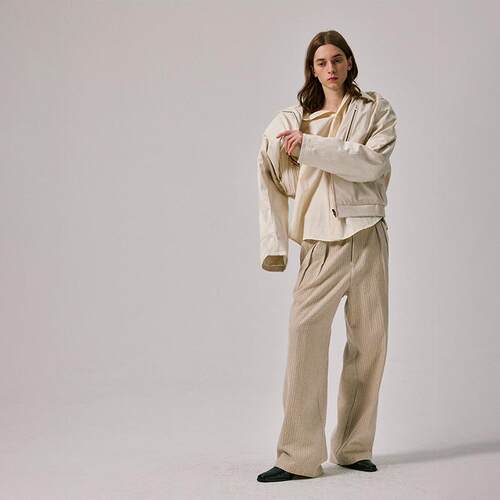 Amicus Animae 高羊毛含量挺阔打褶基础西裤