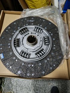 解放J7JH6原厂一东离合器片550马力