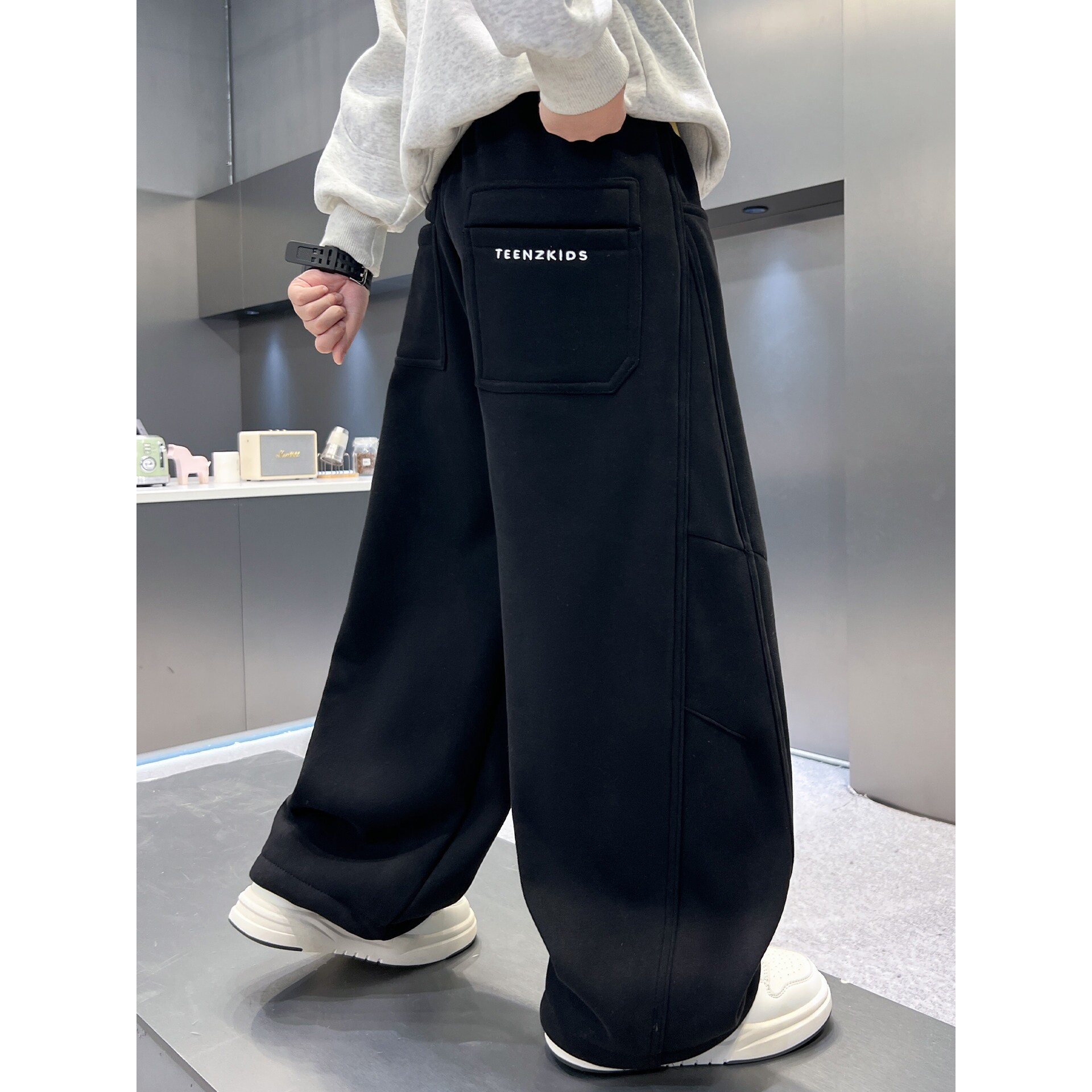 左西风云男童春装裤子2026新款春秋款运动中大儿童春季男孩卫裤休