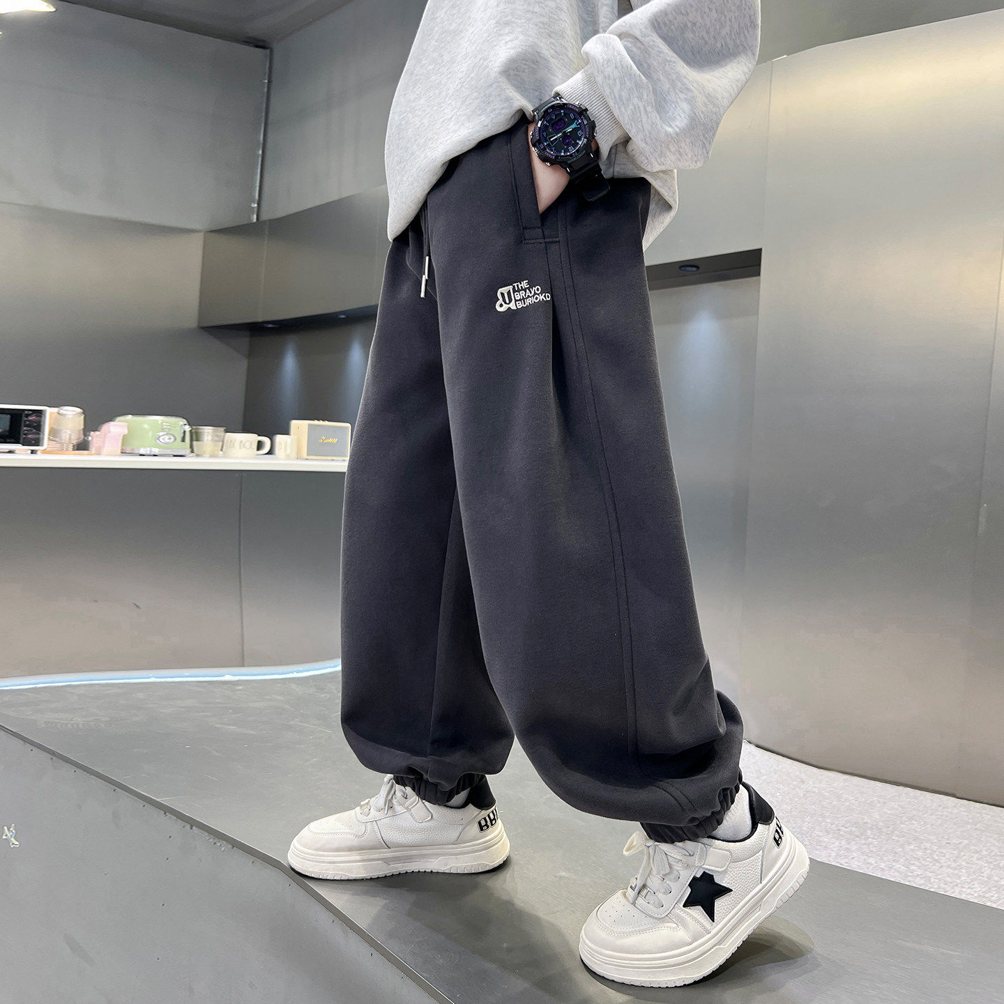 左西风云儿童套装男童春秋款裤子2026新款春装男孩中大童卫裤春季