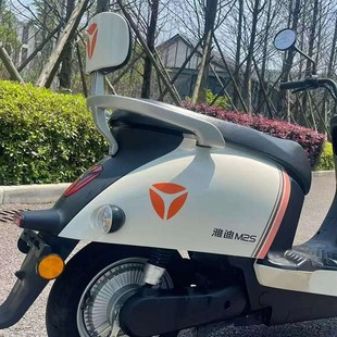 适用于 米欣电动车铝合金后提车拉手靠背V靠椅扶手后衣 于雅迪M2S