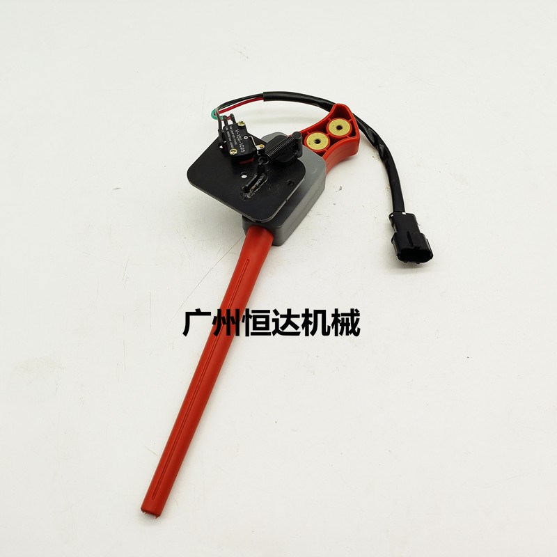 挖掘机配件DX75 150 215 220 225 30I0 380 520先导手柄安全锁总