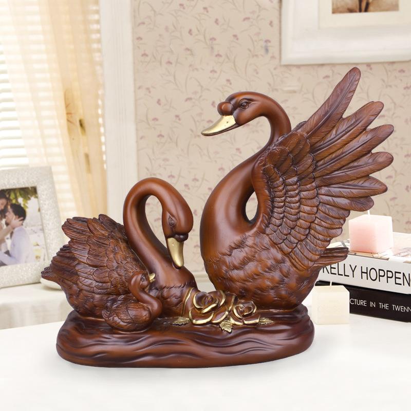 树脂工艺品 现代简约木色一家三口天鹅摆件 创意客厅电视柜摆设