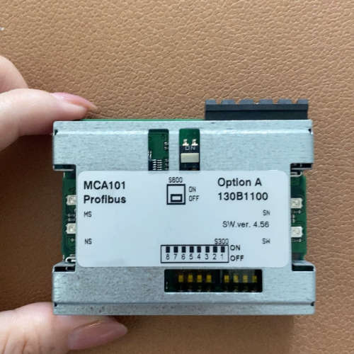 丹佛斯变频器通讯卡MCA101，型号130B1100，SW版议价