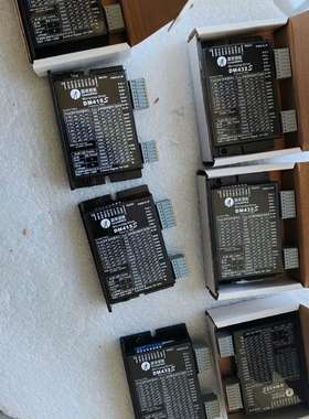 雷赛 DM432S 驱动器有4，DM415S 有3，全议价
