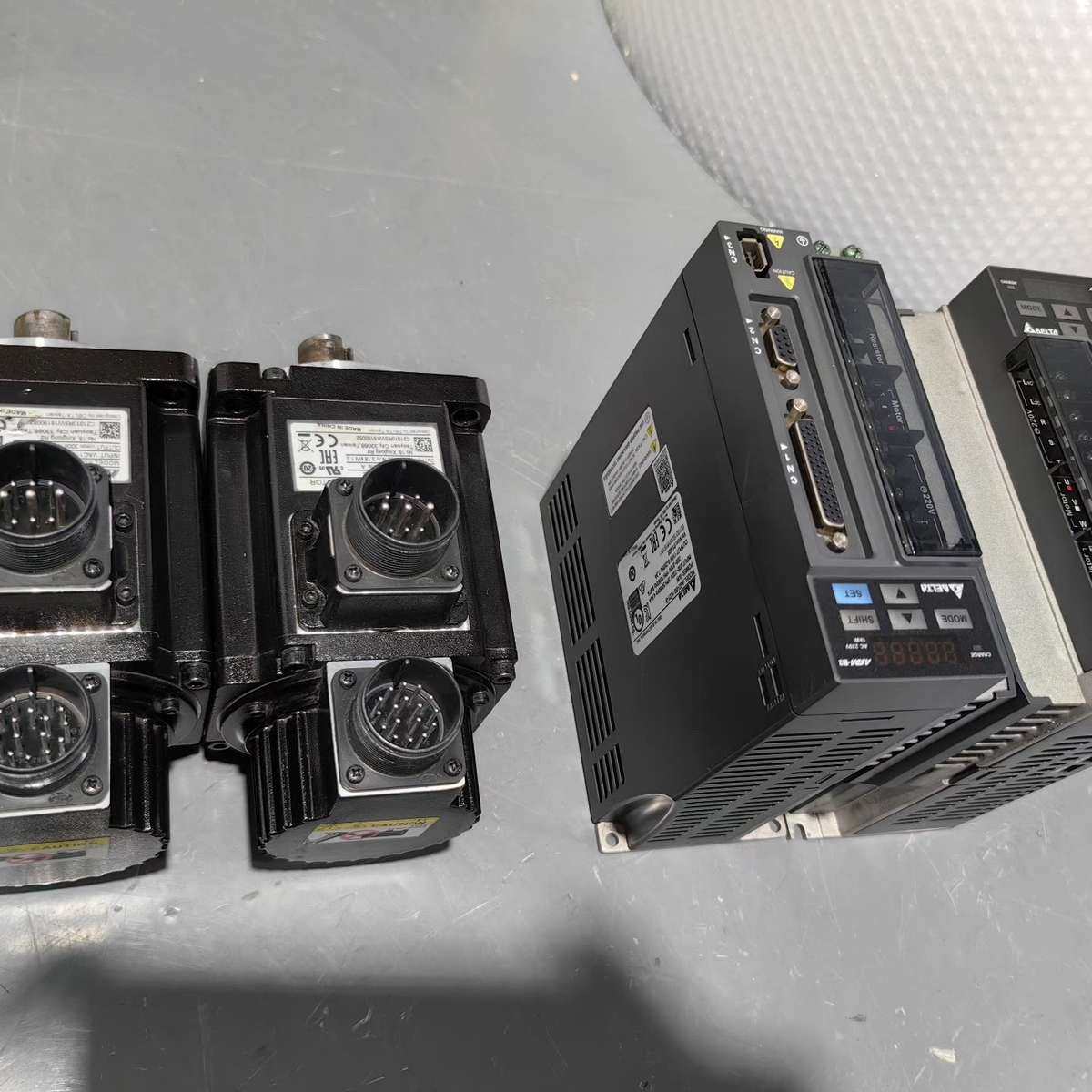 台达伺服驱动器ASD-B2-1021-B，配套电机ECMA-议价