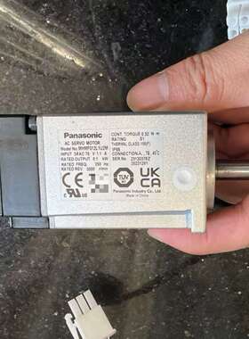 MHMF012L1U2MA6伺服电机100W高惯量，23议价