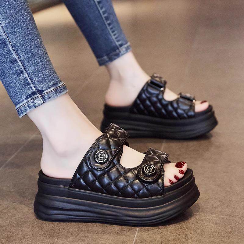 黑色凉拖鞋女夏季外穿2025新款爆款增高厚底沙滩不累脚休闲一字拖