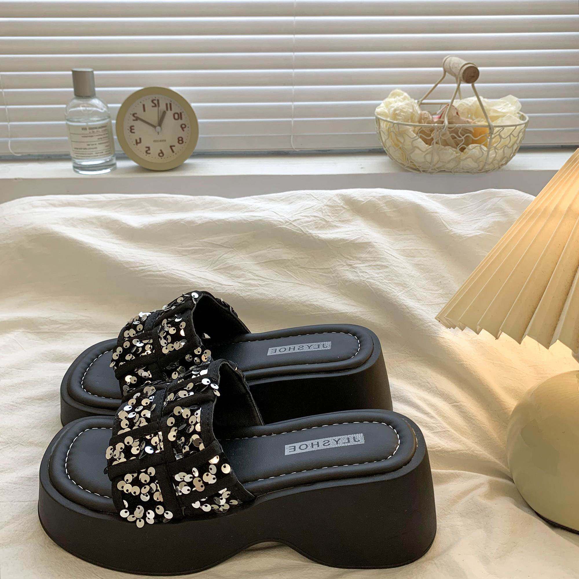 小丸子 黑色松糕厚底凉鞋女2024夏季款高级感法式亮片一字凉拖鞋