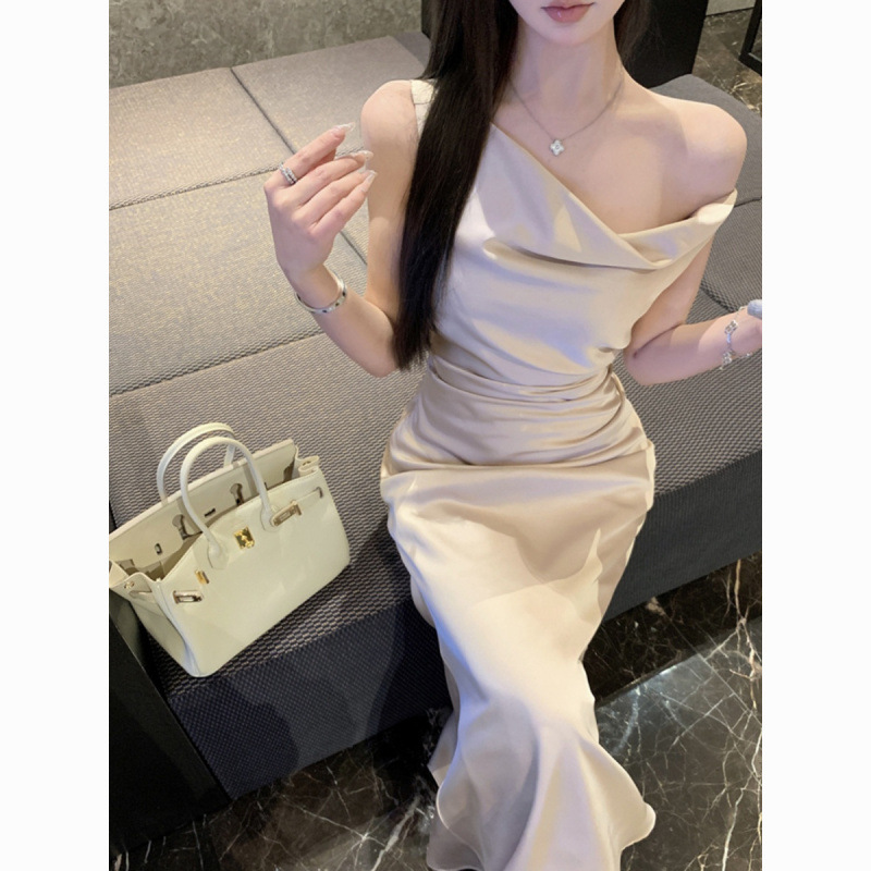 法式气质御姐斜肩缎面荡领连衣裙女夏季感鱼尾晚礼服长裙