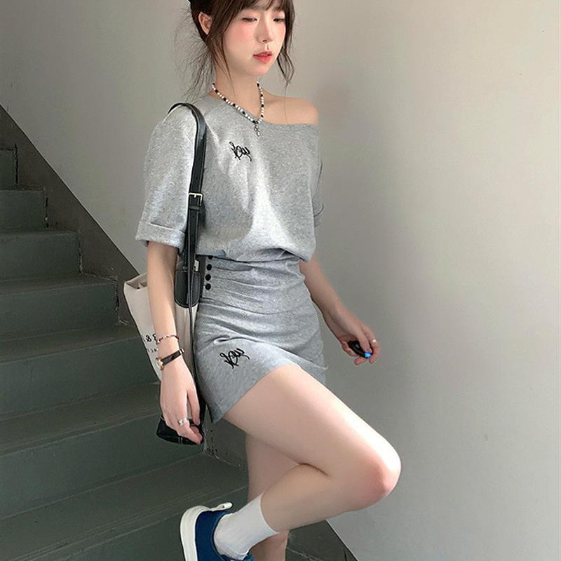 韩系减龄休闲运动服套装女夏季简约收腰一字肩斜肩短袖短裙两件套