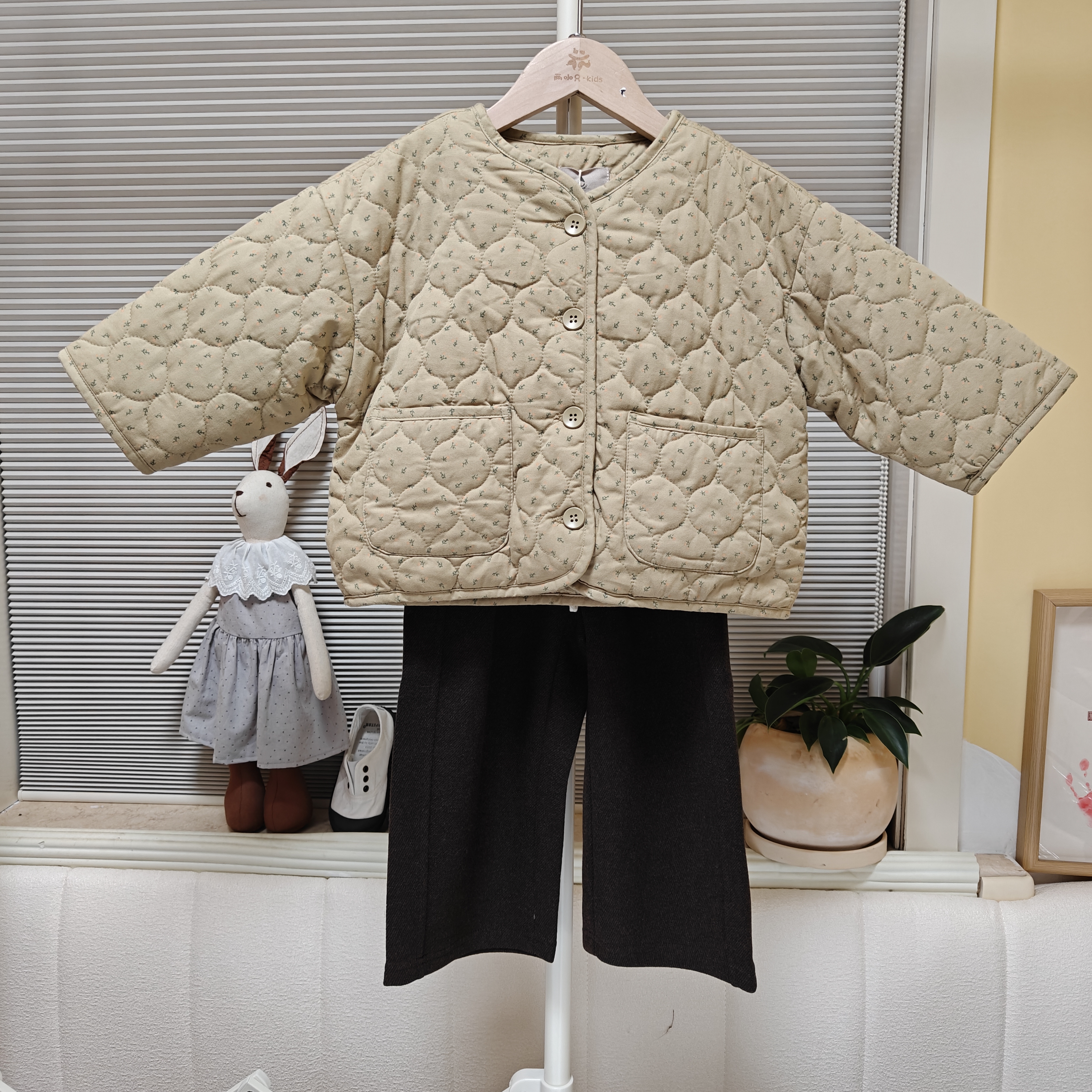 25秋冬新款现货加绒加厚外套可爱韩系碎花薄款初冬外套女童棉服