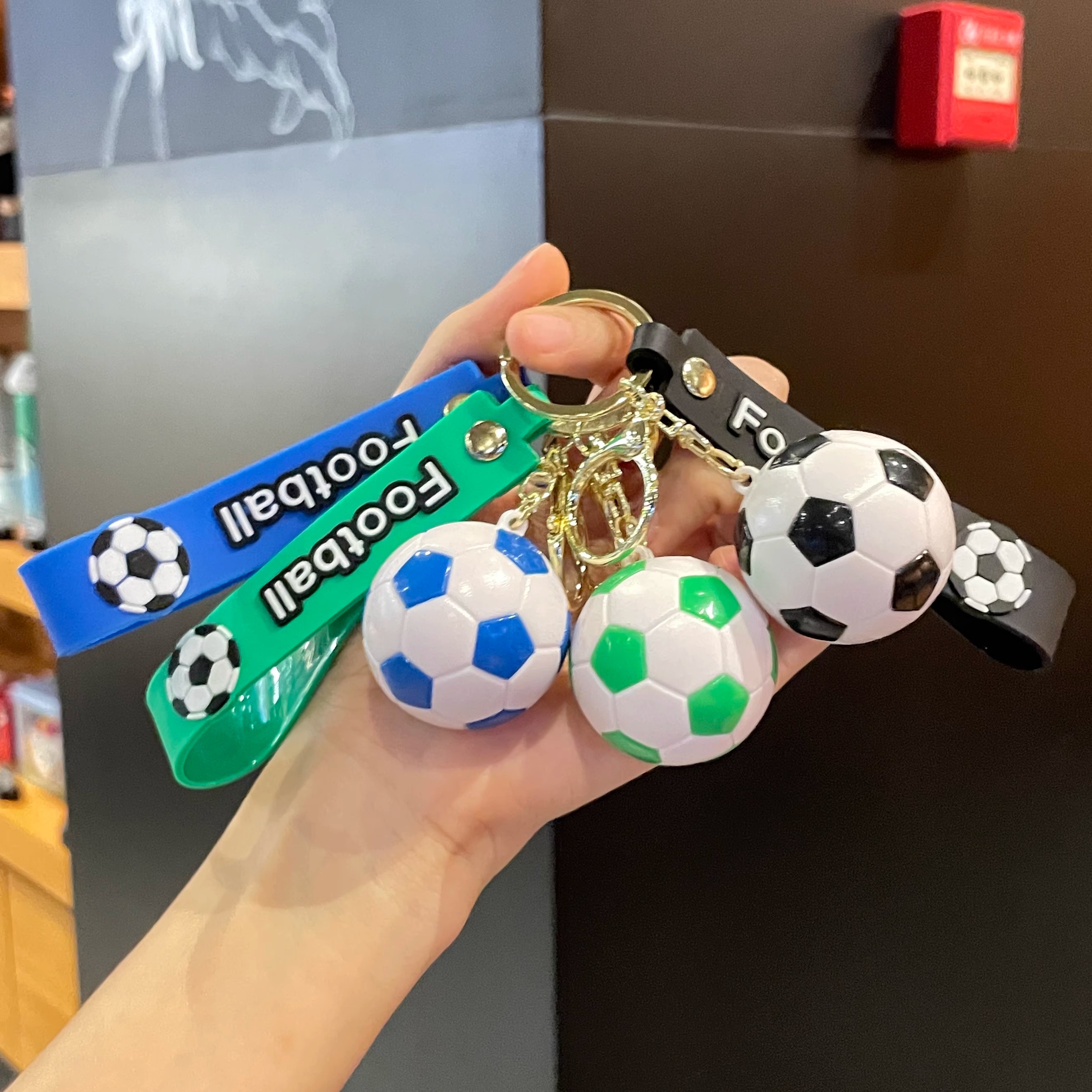 仿真足球钥匙扣足球周边挂件礼物