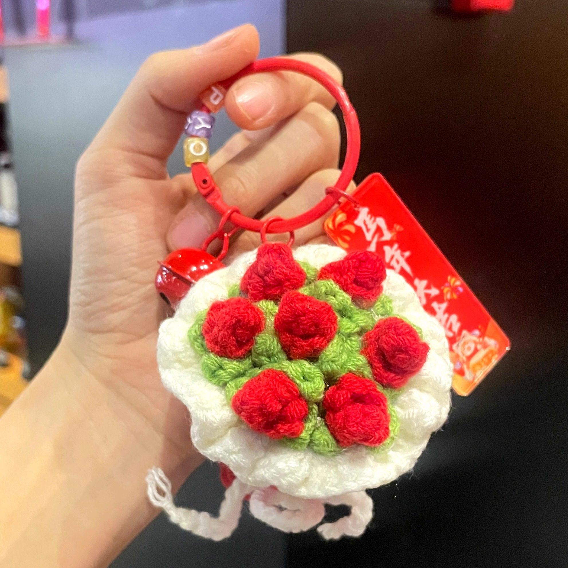 精致毛线钩织小挂件迷你玫瑰花闺蜜包包礼品手捧花花束钥匙扣链
