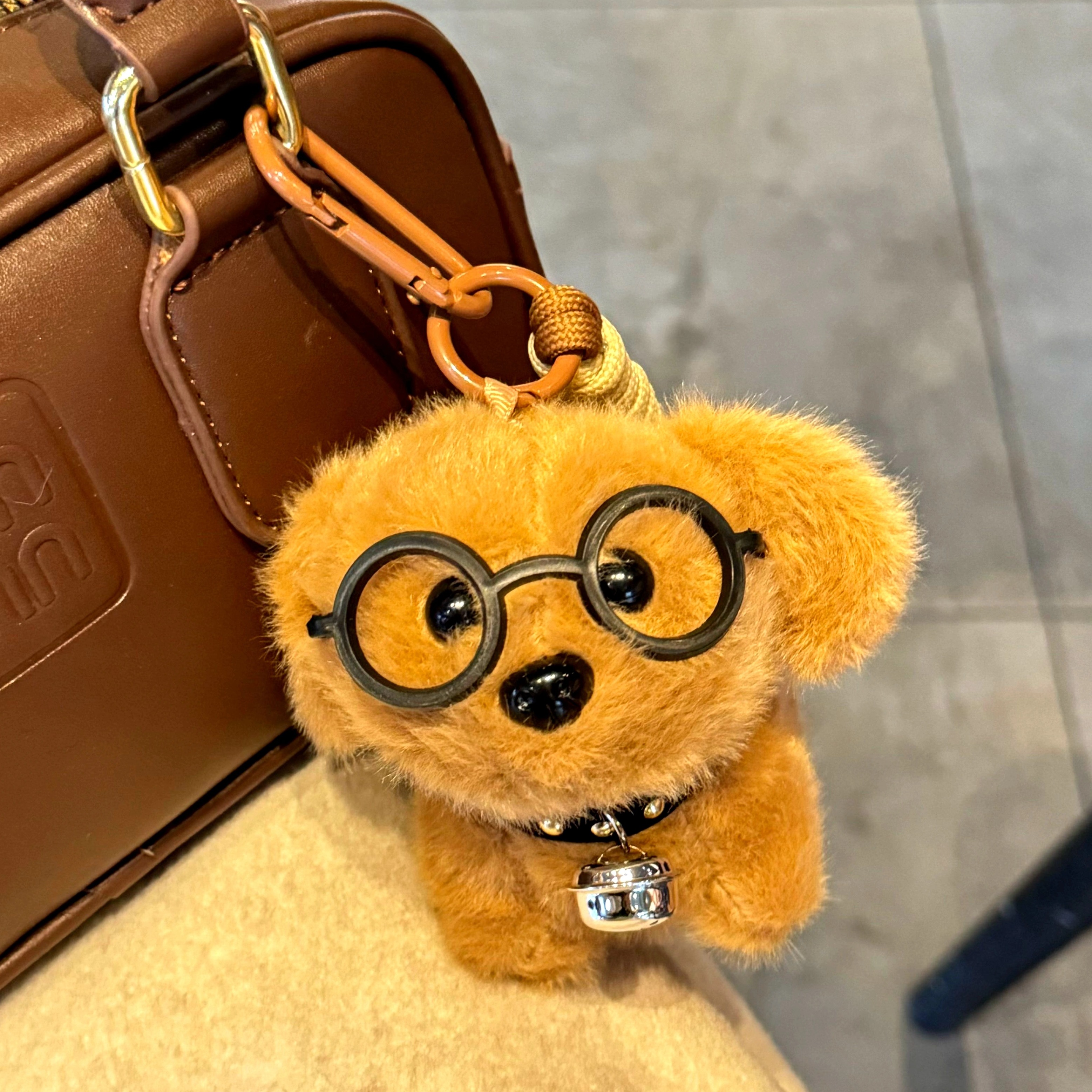 呆萌眼睛小狗铃铛公仔可爱包挂件